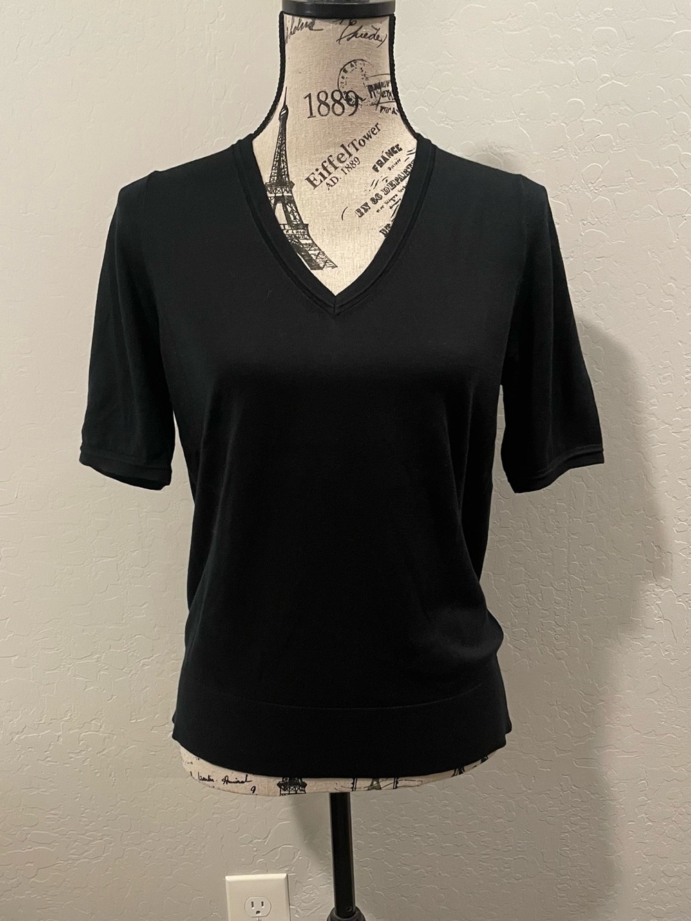 Banana Republic Black V-Neck Short Sleeve Sweater